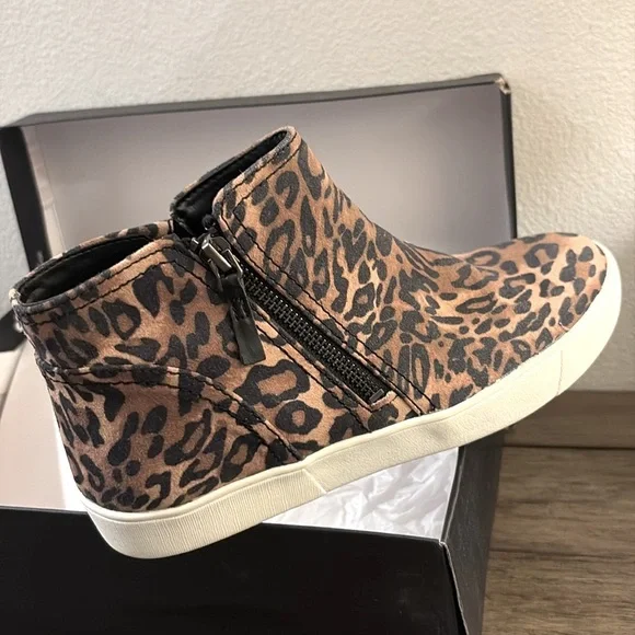 NIB [Naturalizer] Miranda Cheetah High Top Zipper Flat Sneakers Women’s Sz 7.5 - Picture 3 of 11